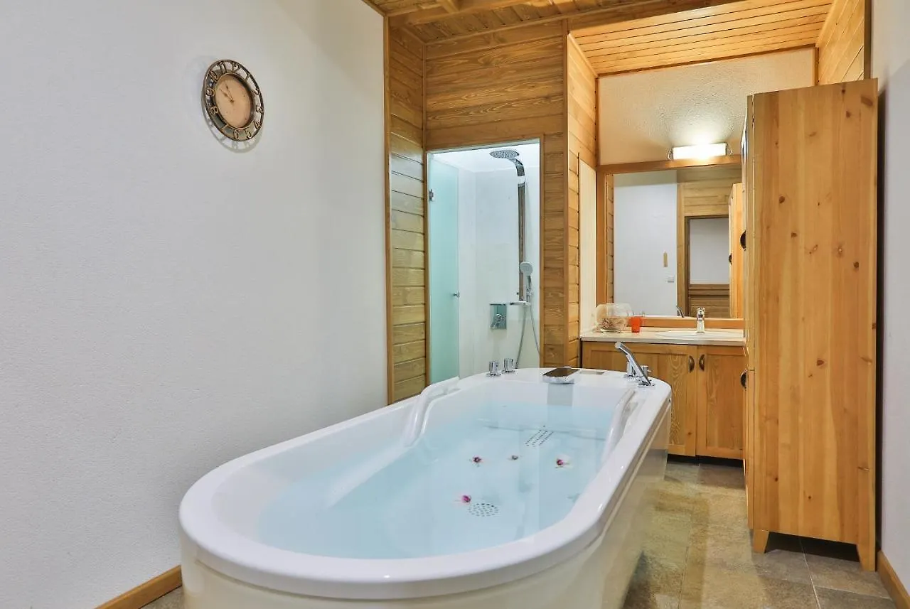 Luxury Chalets Pirin Golf & Country Club Bansko